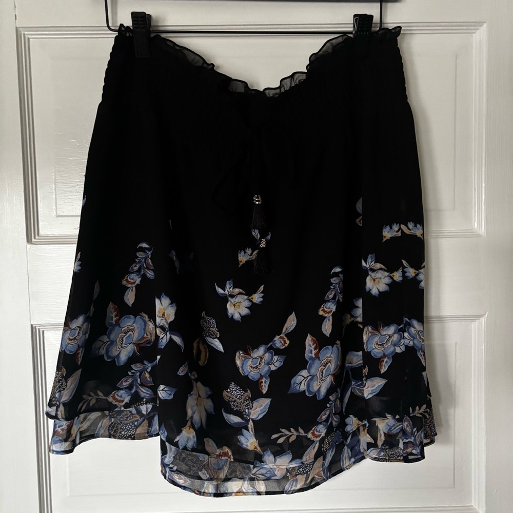 White House Black Market Black Floral Mini Skirt